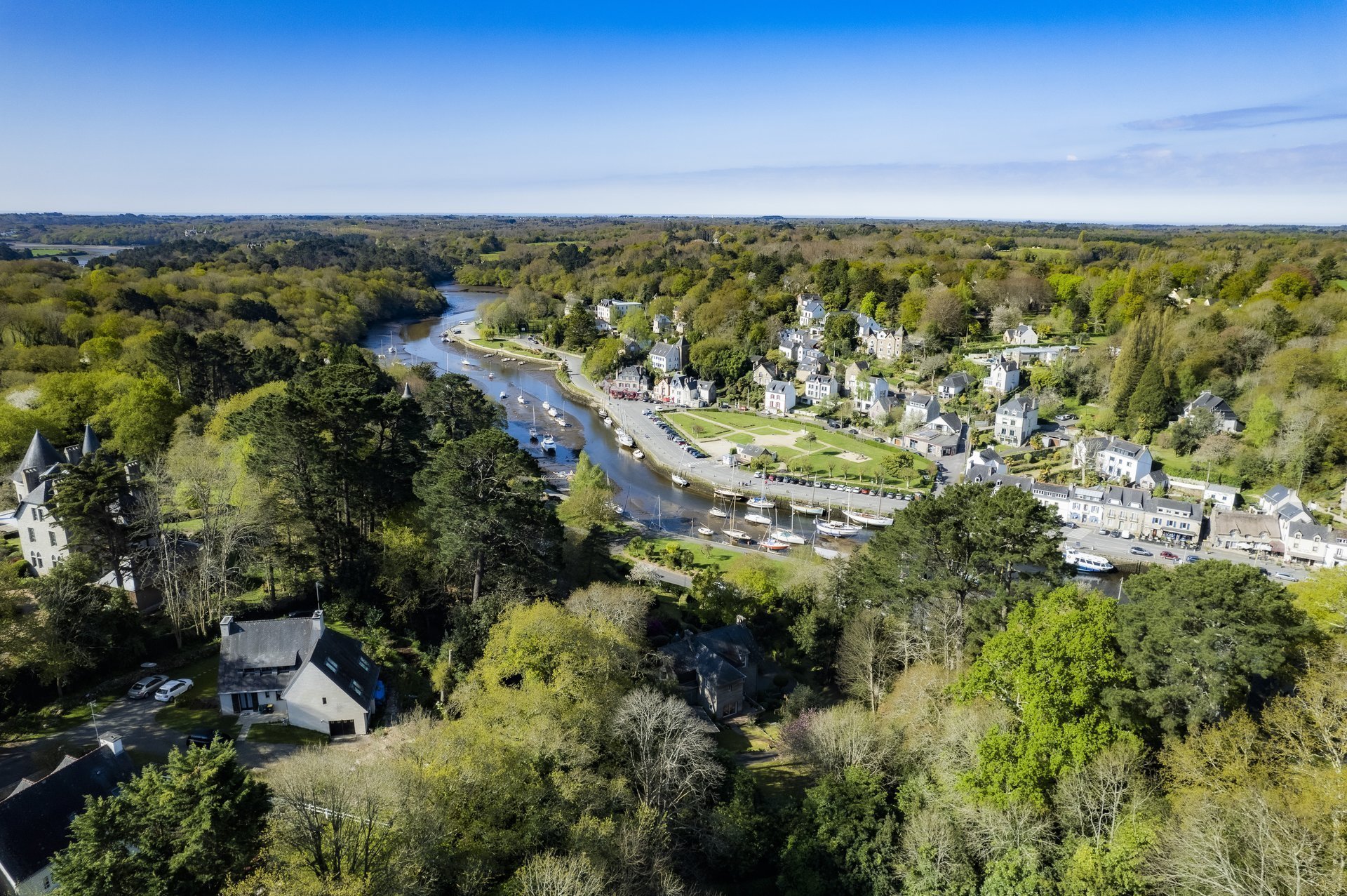 Vue aérienne entouré par la nature